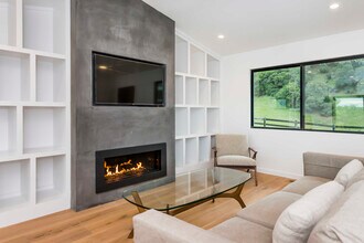 2700 Geysers Rd in Geyserville, CA - Building Photo - Building Photo