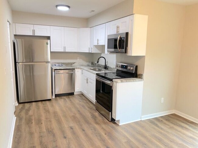 2126 Kimball Cir in Virginia Beach, VA - Building Photo - Building Photo