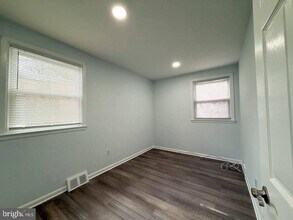 7028 Valley Ave in Philadelphia, PA - Building Photo - Building Photo