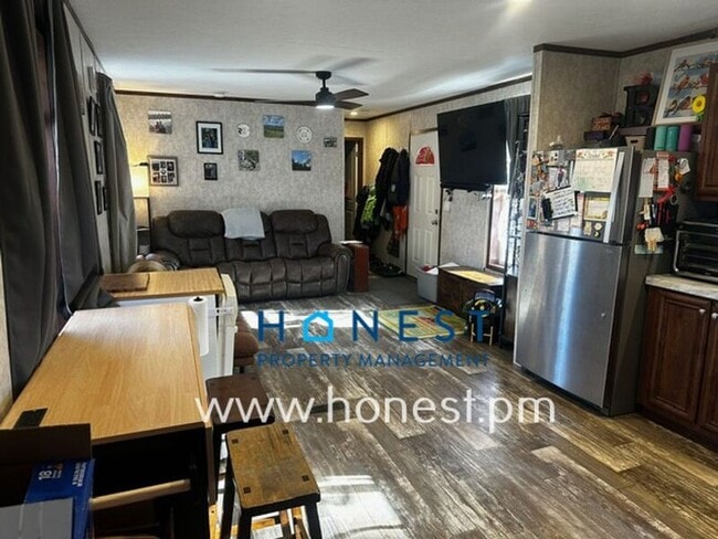 128 Nelson Rd in Pittston, ME - Building Photo - Building Photo