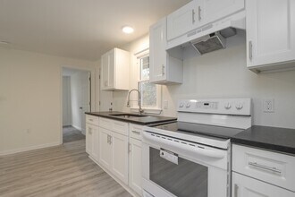 4295 High St-Unit -1 in Palmer, MA - Building Photo - Building Photo