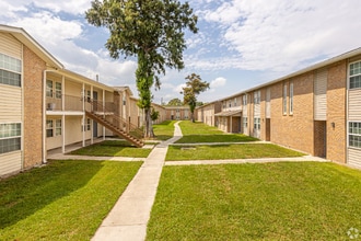 14765 Chef Menteur Hwy in New Orleans, LA - Building Photo - Building Photo