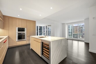 150 Seaport Blvd in Boston, MA - Building Photo - Building Photo