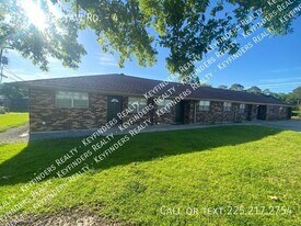 5277 Choctaw Rd in Brusly, LA - Building Photo