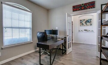 817 Joaquin Wy in Haslet, TX - Foto de edificio - Building Photo