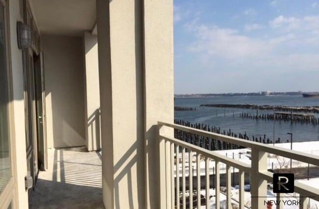 90 Bay St in Staten Island, NY - Building Photo - Building Photo
