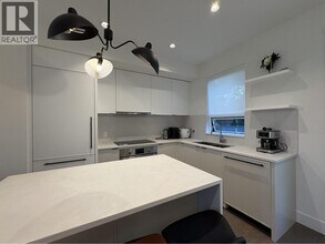 990 W 52nd Ave in Vancouver, BC - Building Photo - Building Photo