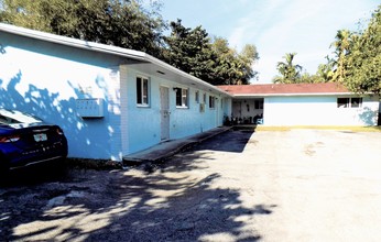 793 NW 91st St in Miami, FL - Building Photo - Building Photo