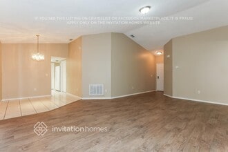 1517 Kestrel Way in Brandon, FL - Foto de edificio - Building Photo