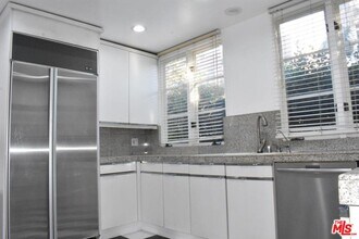 235 S Gale Dr in Beverly Hills, CA - Building Photo - Building Photo