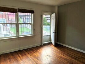 127 Chesterfield Rd in Pittsburgh, PA - Building Photo