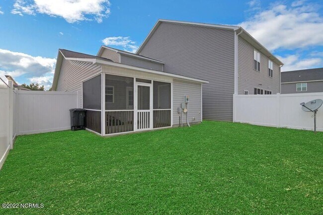 407 Glenhaven Ln in Jacksonville, NC - Building Photo - Building Photo
