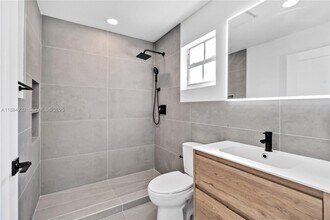 407 NW 45th St in Miami, FL - Building Photo - Building Photo