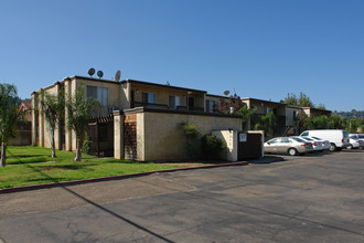 Hiawatha Apartments in El Cajon, CA - Building Photo - Building Photo