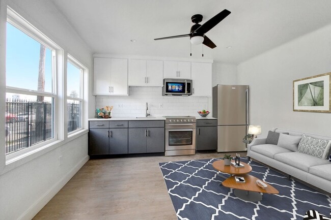 163 S Burlington Ave in Los Angeles, CA - Building Photo - Building Photo