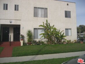 105 W 106th St in Los Angeles, CA - Building Photo - Building Photo