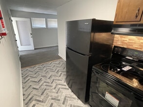 4633 Lyons View Pike in Knoxville, TN - Building Photo - Building Photo