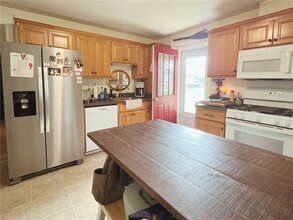 7 Country Club Dr in Oneonta, NY - Foto de edificio - Building Photo