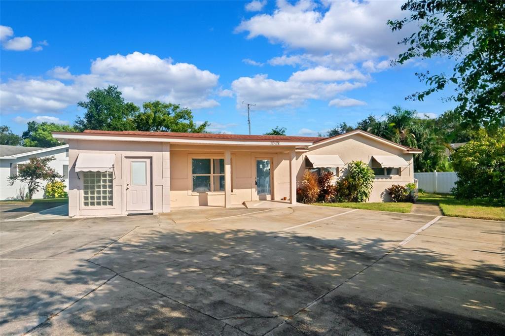 10701 Village Green Ave in Seminole, FL - Building Photo