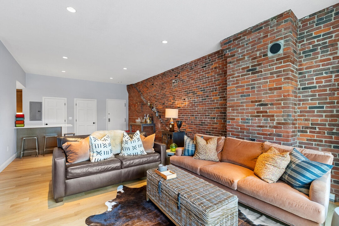 28 Atlantic Ave, Unit 618 in Boston, MA - Foto de edificio