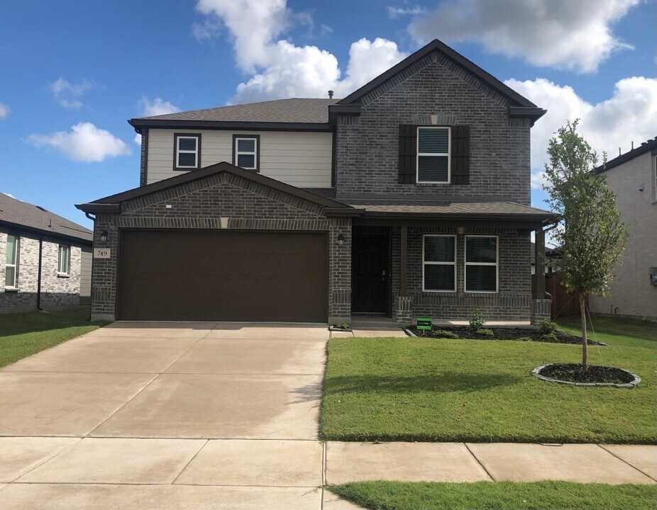 749 Windsor Dr in Princeton, TX - Building Photo