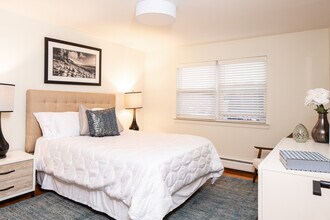 Hampton Gardens in Middlesex, NJ - Building Photo - Building Photo