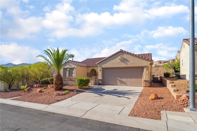 2571 Thatcher Ave in Henderson, NV - Building Photo - Building Photo