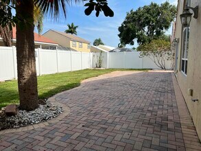 1073 Siena Oaks Cir E in Palm Beach Gardens, FL - Building Photo - Building Photo