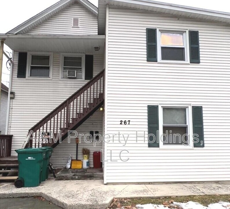 267 Brodhead Ave in East Stroudsburg, PA - Building Photo