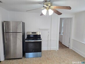 103 Capen St in Windsor, CT - Foto de edificio - Building Photo