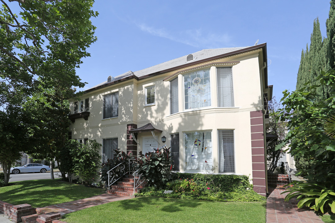 157-167 S Canon Dr in Beverly Hills, CA - Building Photo