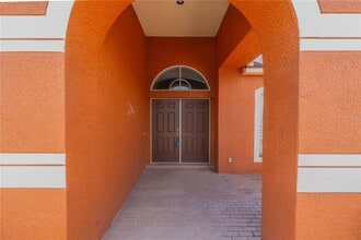 10457 Canary Isle Dr in Tampa, FL - Building Photo - Building Photo