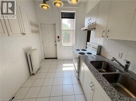 55 Barton St W in Hamilton, ON - Building Photo