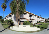 11171 Chapman Ave in Garden Grove, CA - Building Photo - Building Photo