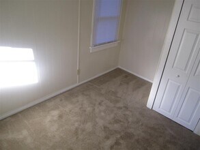 3235 Queen St N-Unit -2 in St. Petersburg, FL - Building Photo - Building Photo