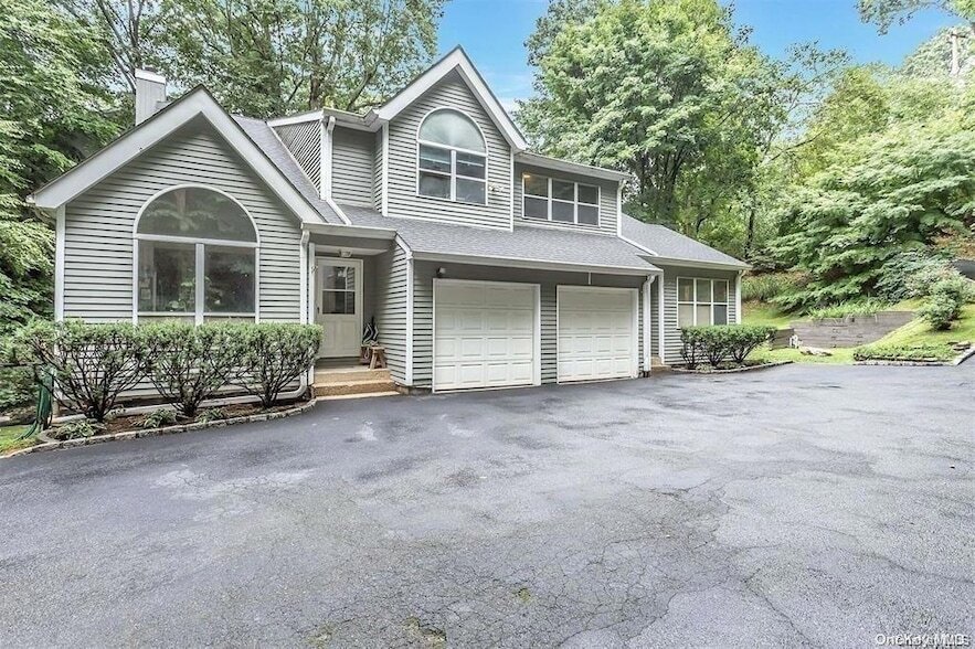 34 Hammond Rd in Glen Cove, NY - Building Photo