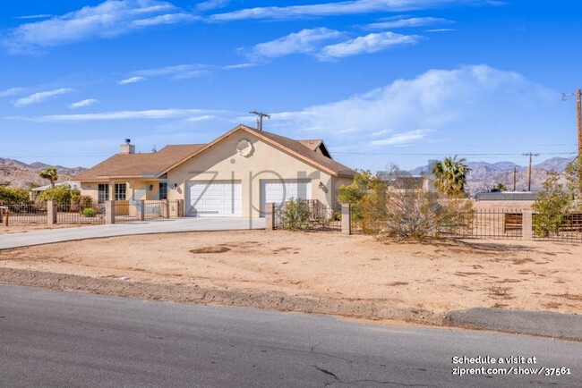 7516 Victoria Ave in Yucca Valley, CA - Building Photo - Building Photo