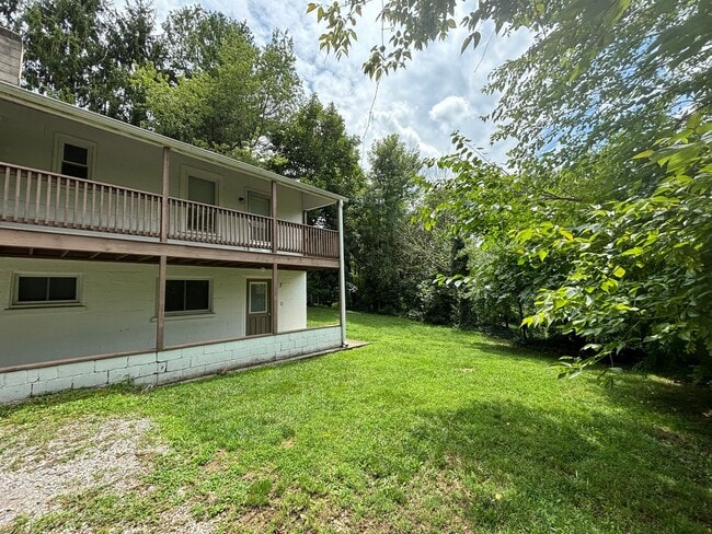 821 Montgomery St in Blacksburg, VA - Building Photo - Building Photo