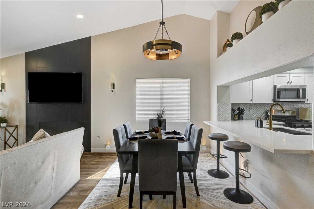 4442 Rolls Royce Rd in North Las Vegas, NV - Building Photo