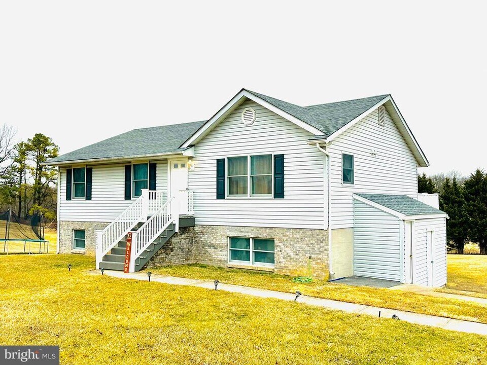 2723 Old Washington Rd in Westminster, MD - Building Photo