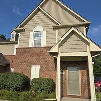 27601 Hidden Oaks Dr in Brownstown Township, MI - Building Photo