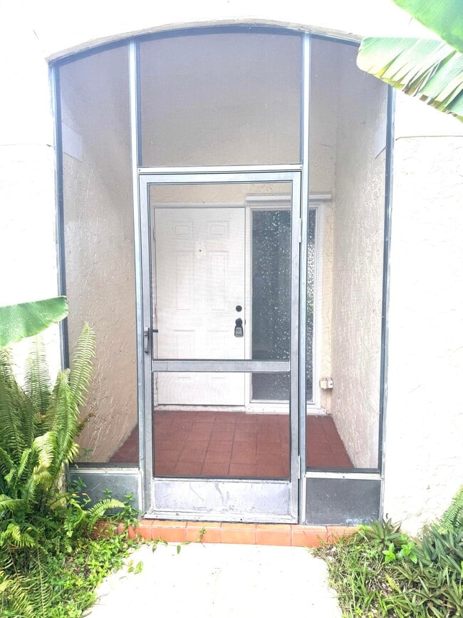 1732 Shoreside Cir in Wellington, FL - Building Photo - Building Photo