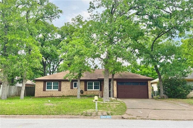 2703 Allen Forest Dr