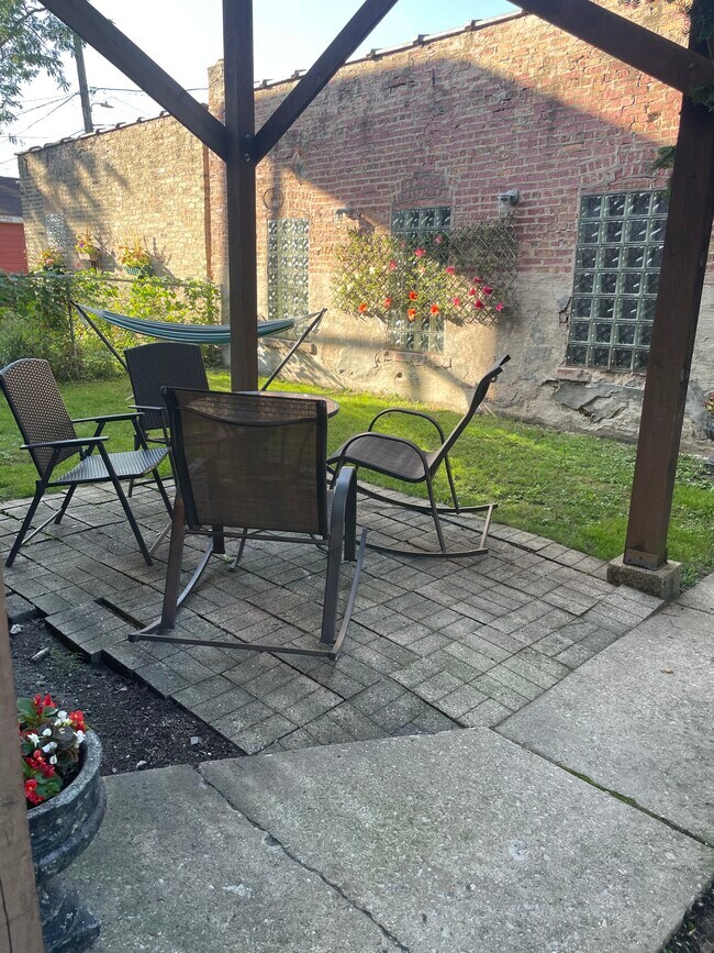 2622 W Argyle St, Unit Garden in Chicago, IL - Building Photo - Building Photo