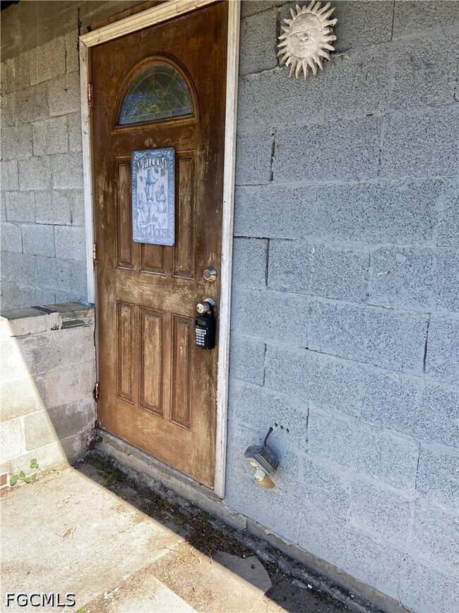 8406 Sevigny Dr in North Fort Myers, FL - Building Photo - Building Photo