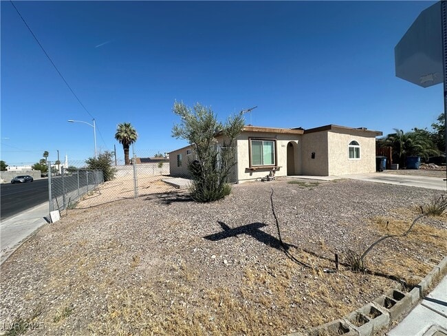 501 Slayton Dr in Las Vegas, NV - Building Photo - Building Photo