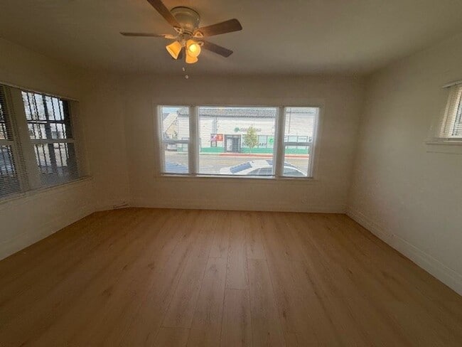 1730 E. 7th St. #17 in Long Beach, CA - Building Photo - Building Photo