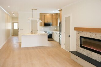 207 S Calhoun St in Greenville, SC - Building Photo - Building Photo