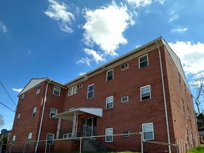 Parkside Apartments in Bridgeport, PA - Building Photo - Building Photo