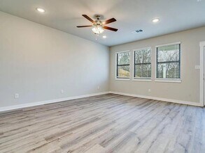 515 Fieldwood Dr in Buda, TX - Building Photo - Building Photo